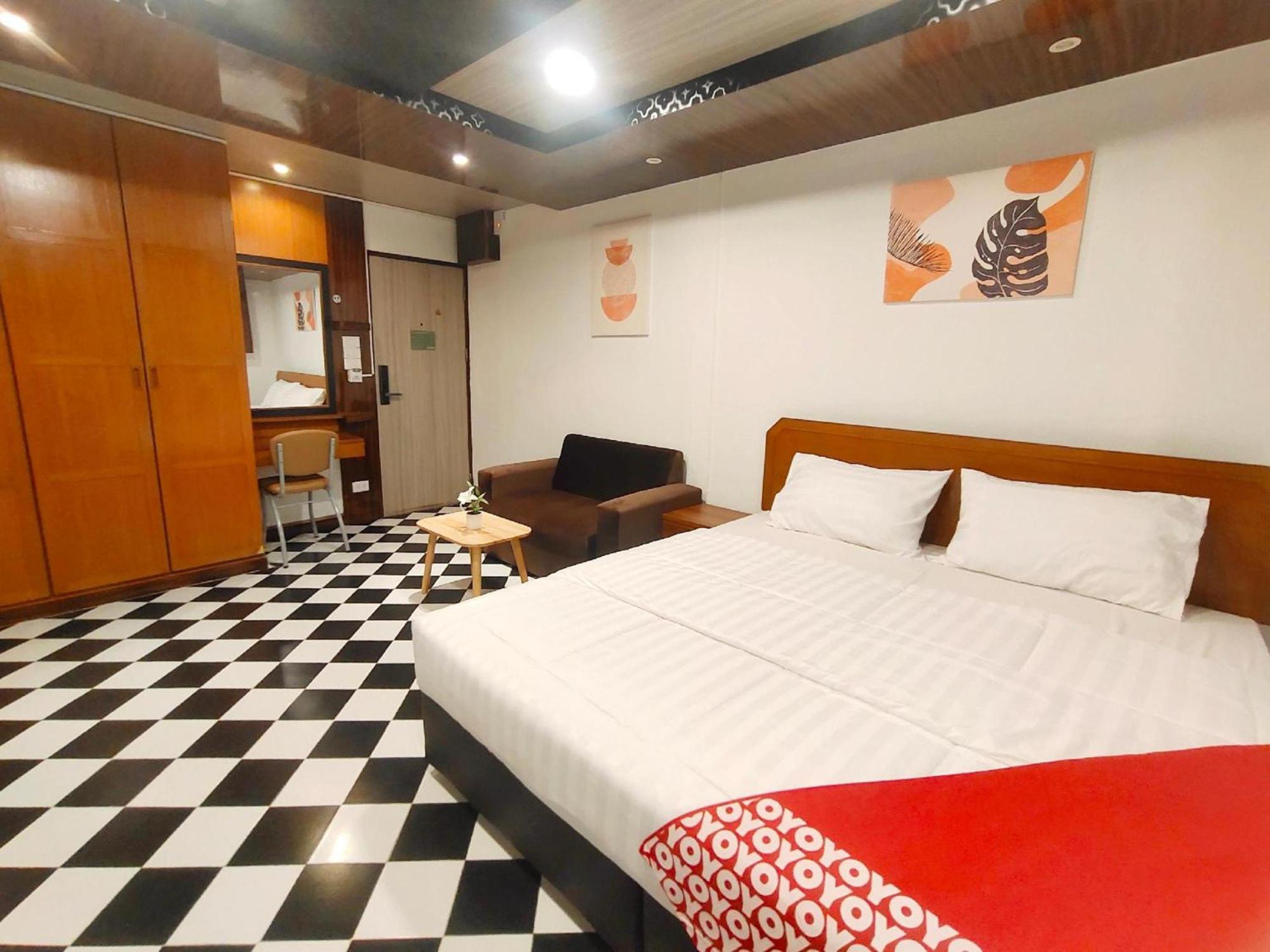 Hotel Oyo 75446 Travis Inthamara 49 Bangkok Exteriér fotografie