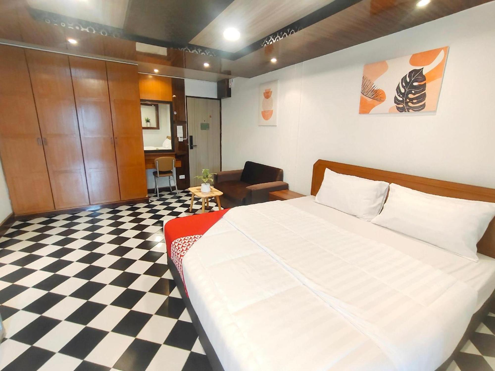 Hotel Oyo 75446 Travis Inthamara 49 Bangkok Exteriér fotografie
