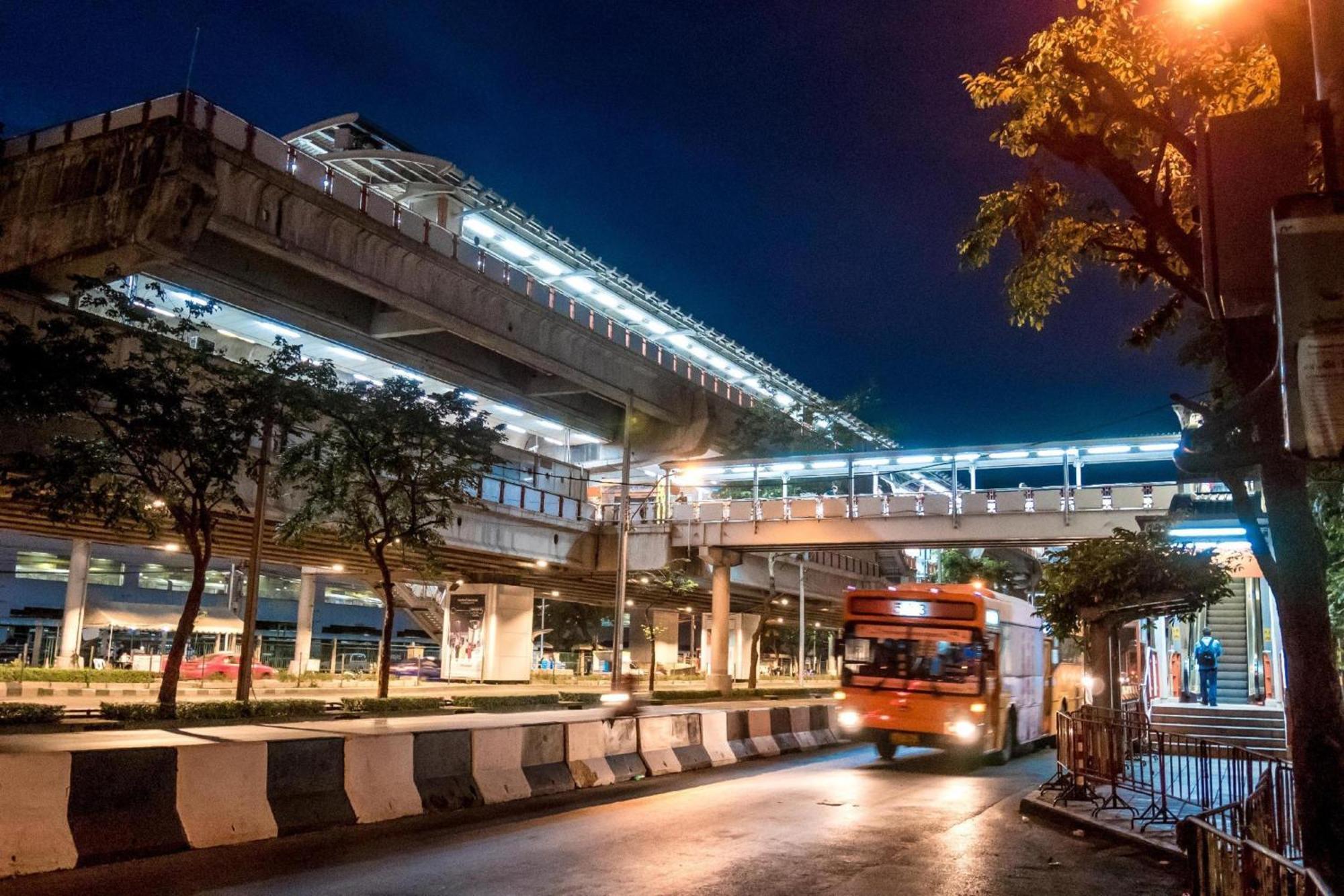 Hotel Oyo 75446 Travis Inthamara 49 Bangkok Exteriér fotografie