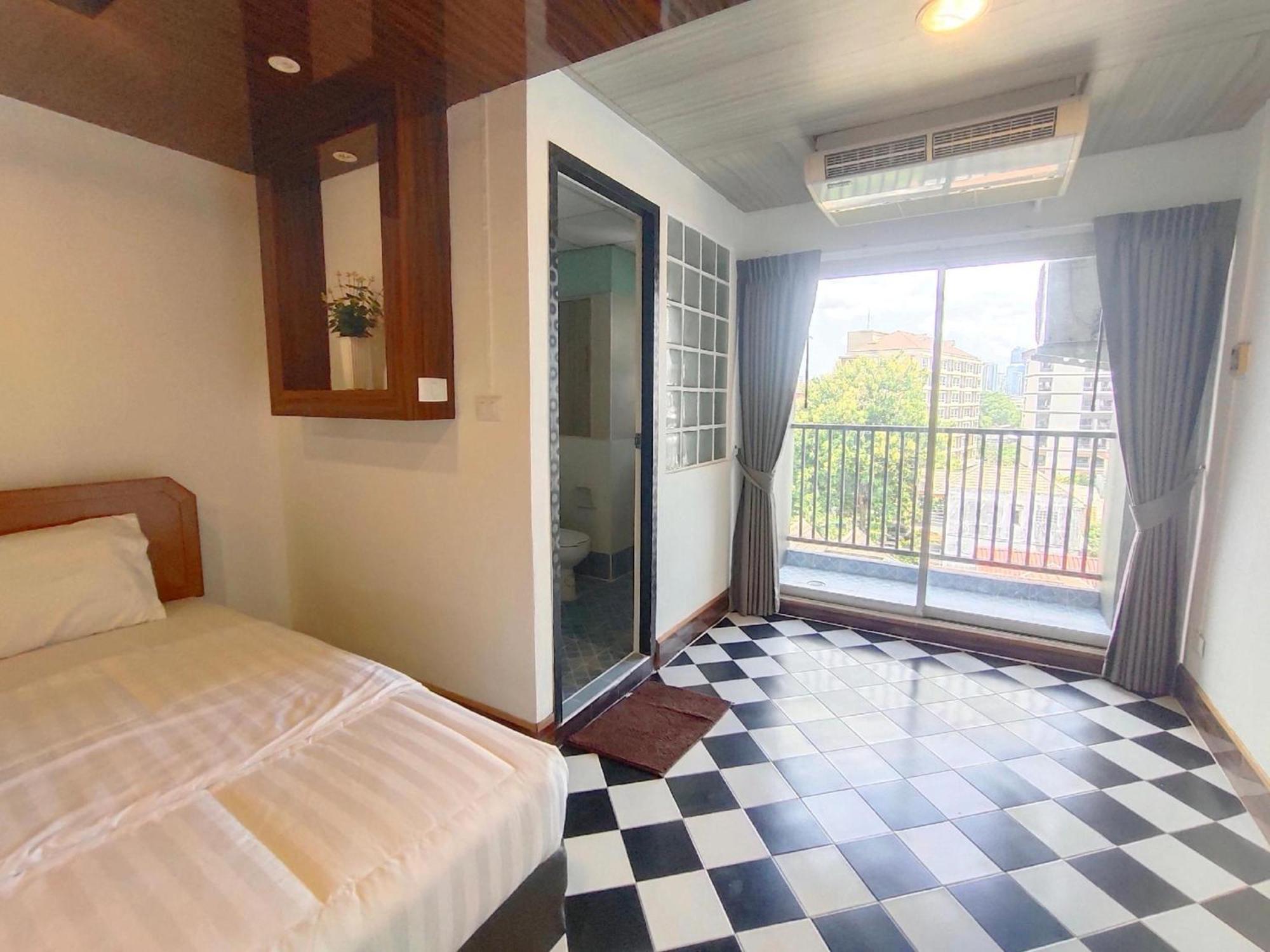 Hotel Oyo 75446 Travis Inthamara 49 Bangkok Exteriér fotografie